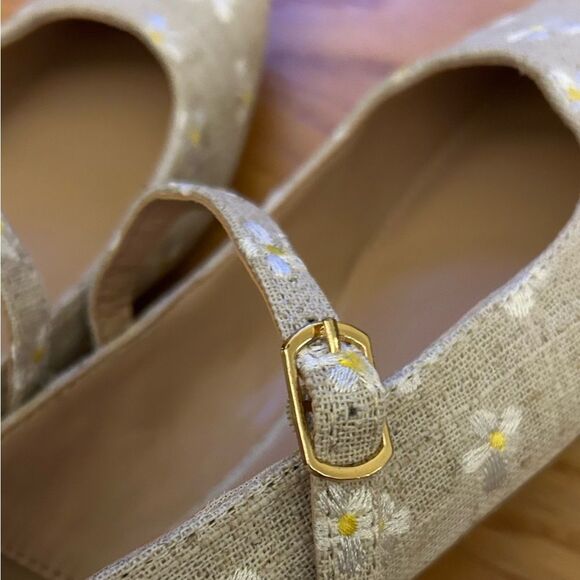 Steve Madden Tan White Flower Mary Jane Ballet Flats Shoes Size 7.5 - Picture 5 of 8